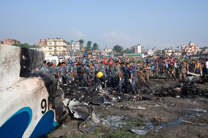 Cảnh sát cho biết chiếc máy bay đang trên đường bay đến khu du lịch leo núi Lucala Dornier của Nepal thì gặp tai nạn ngay sau khi cất cánh